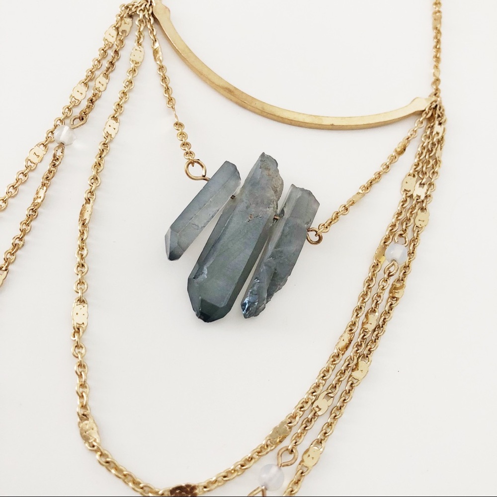 Express gold layered triple stone necklace - Picture 3 of 4
